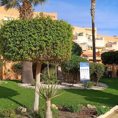 En Urbanizacion Nudista,vera Playa Almeria Espana * 维拉